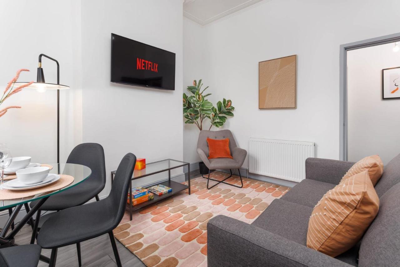 Newly Renovated Apartments In Liverpool - Extended Stay エクステリア 写真